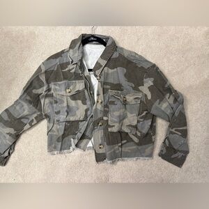 Adika Camouflage Cropped Lightweight Jacket